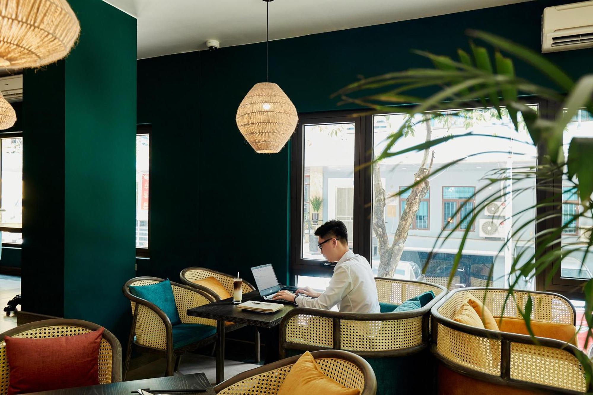 The Bloom Classic - Hotel And Bistro Ханой Екстер'єр фото